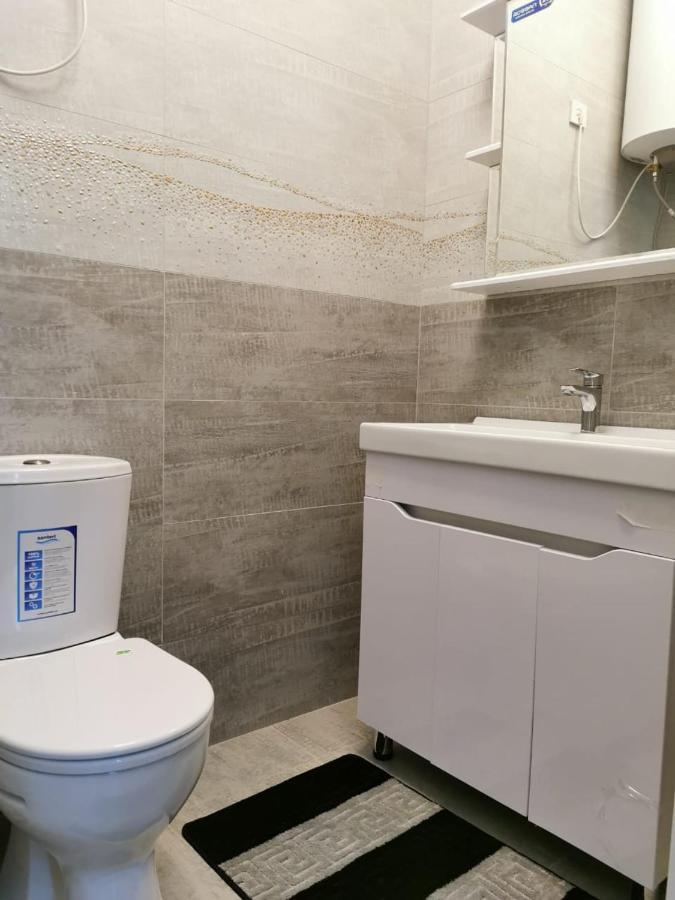 Aisha Apartment Bishkek Luaran gambar